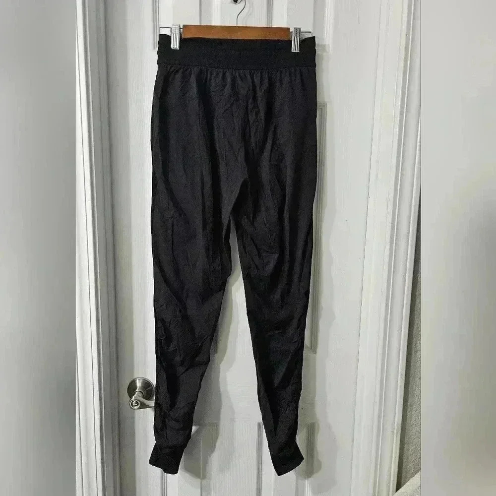Lululemon Beyond the Studio Jogger - Picture 5 of 6